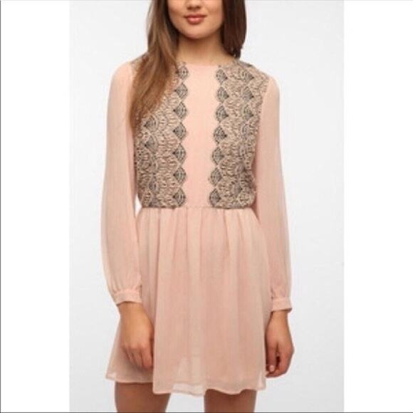 Pins and Needles Rose Tyrie and Black Lace Long Sleeve Lined Gauze Mini Dress 0 - Picture 2 of 14